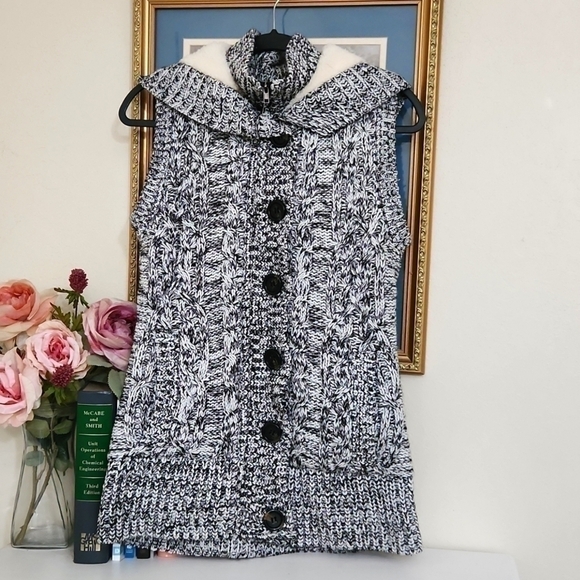 Cavalini Sweater Vest hoodie Super Cozy Zipper and button closure size M Winter - Picture 2 of 12